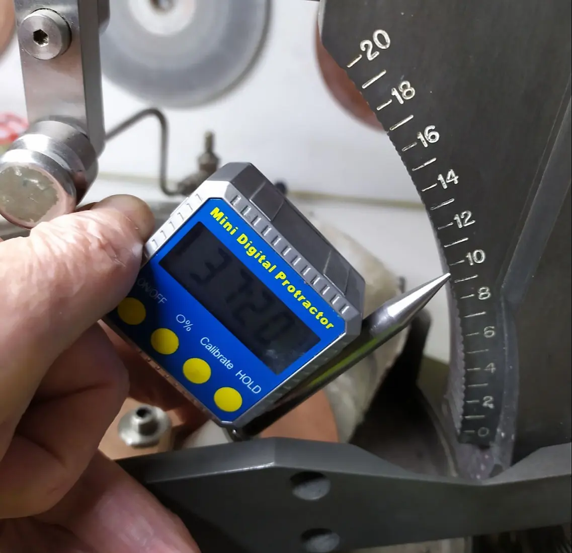 Checking angle with a Inclinometer