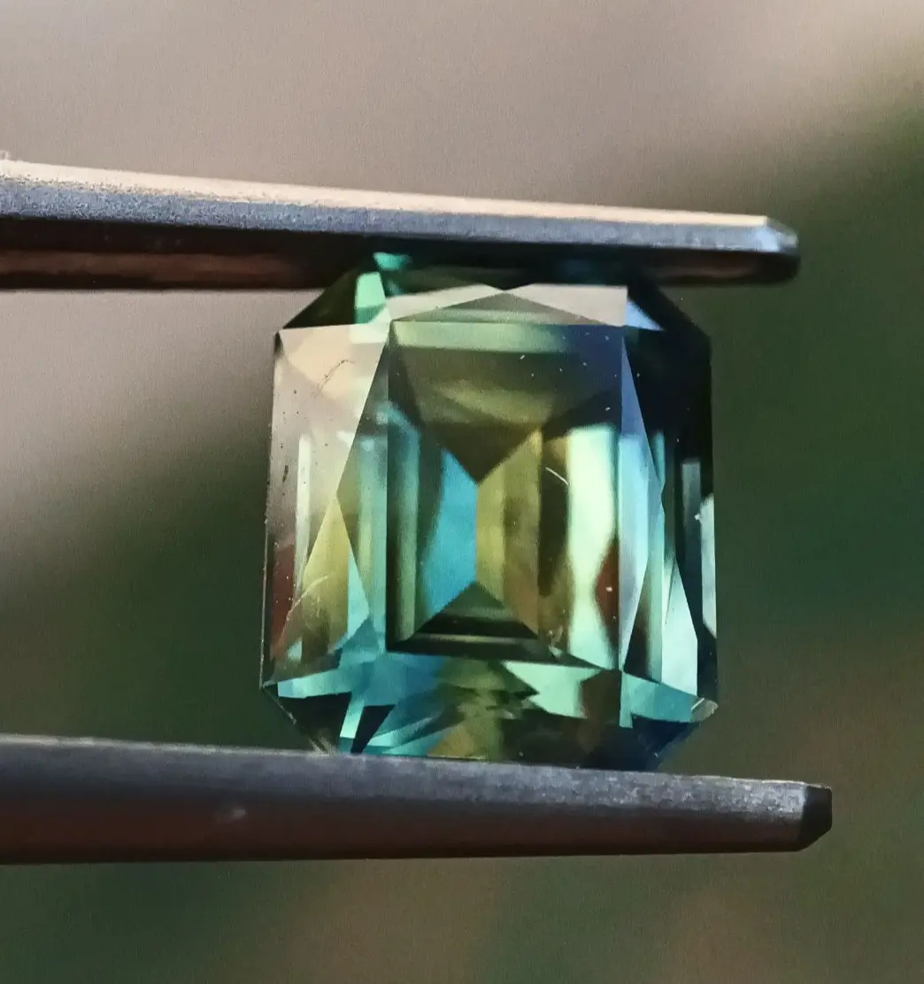 Parti-colour sapphire