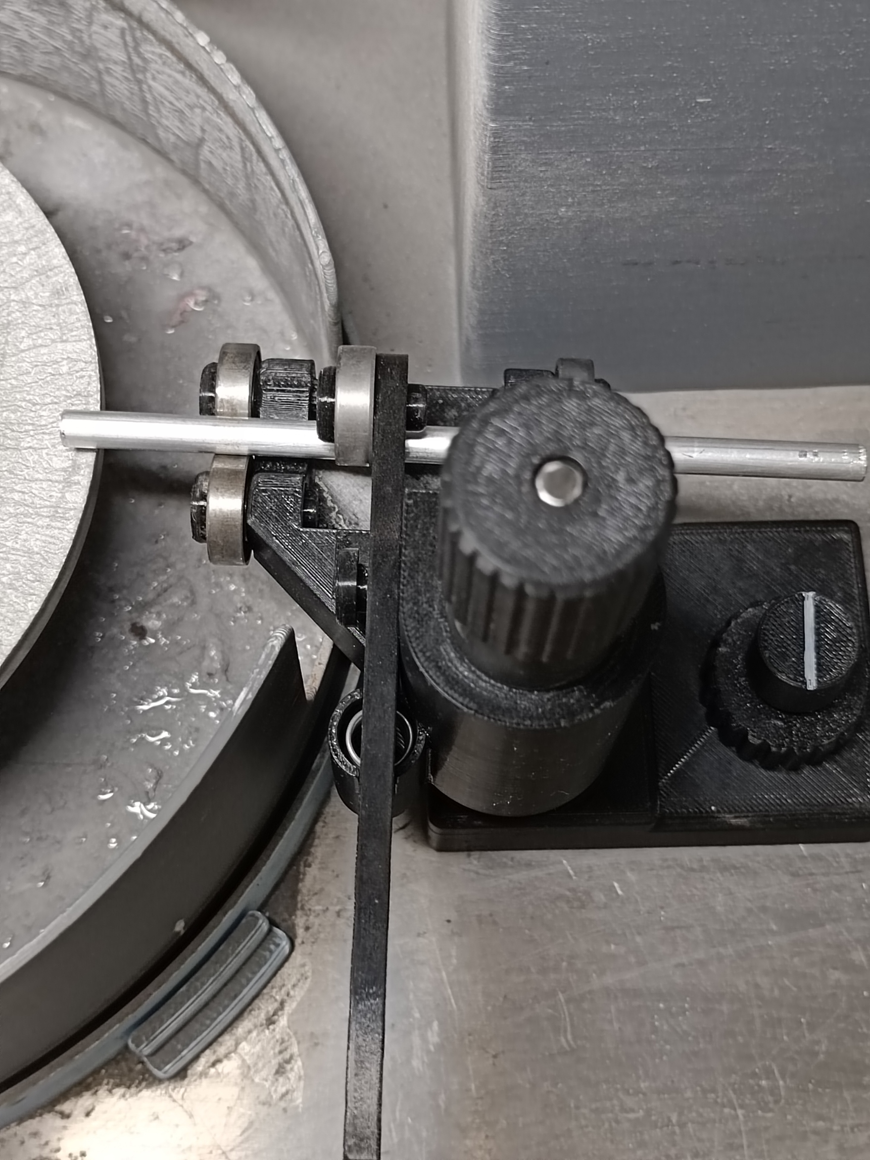 Bearing type pre-former