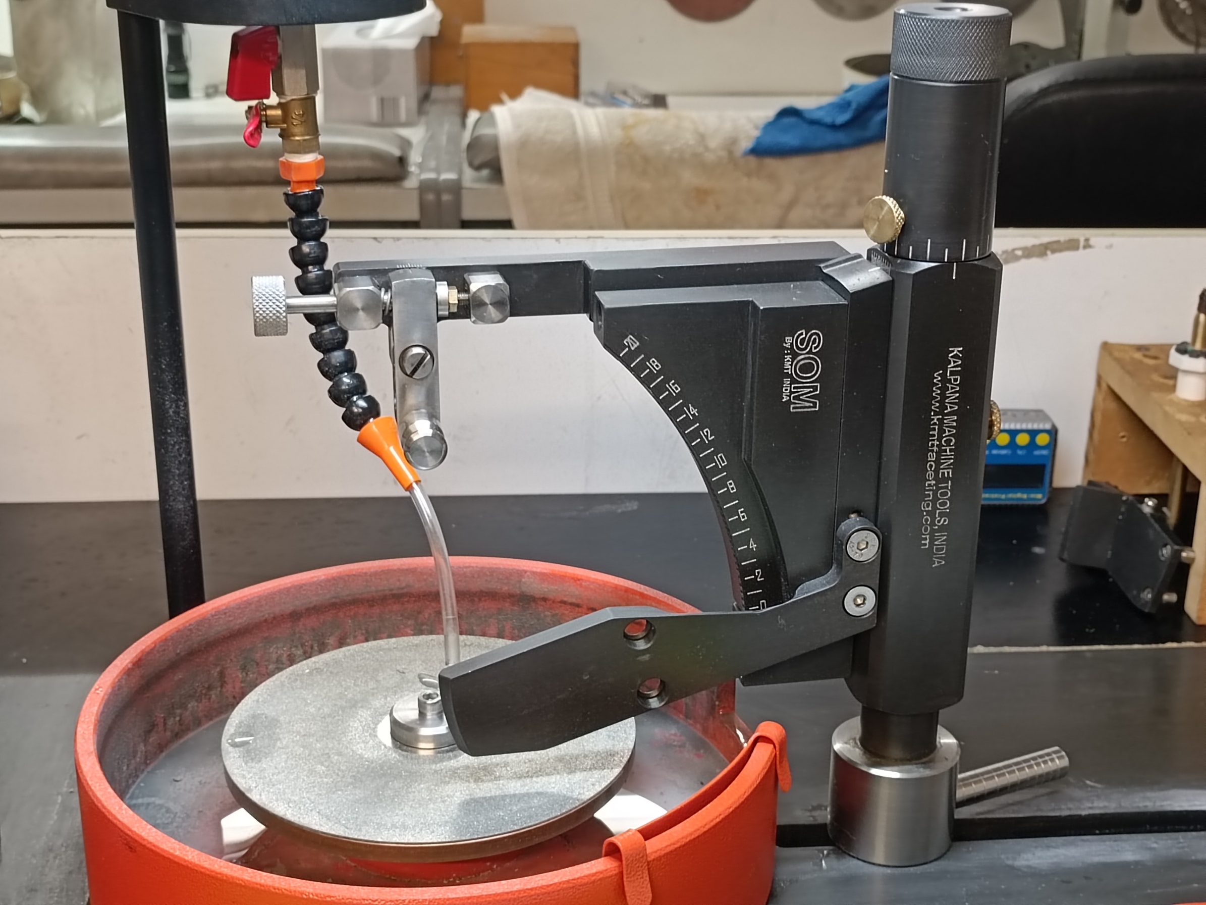 The SOM jamb peg from KMT